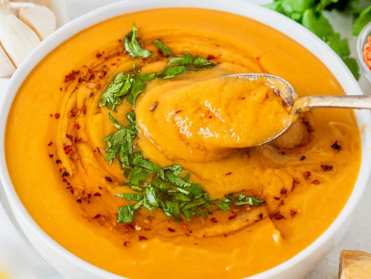 Easy One-Pot Red Lentil Soup: Creamy & Ready in 30 Mins